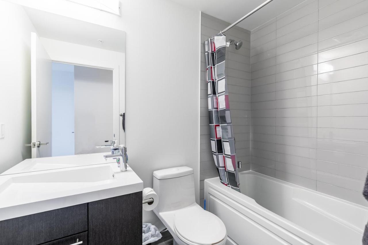 Luxury 2 Bedroom In The Heart Of Entertainment District W/ Cn Tower View Toronto Ngoại thất bức ảnh