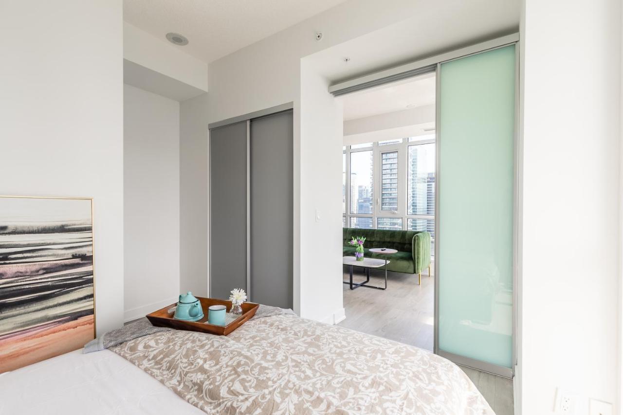 Luxury 2 Bedroom In The Heart Of Entertainment District W/ Cn Tower View Toronto Ngoại thất bức ảnh