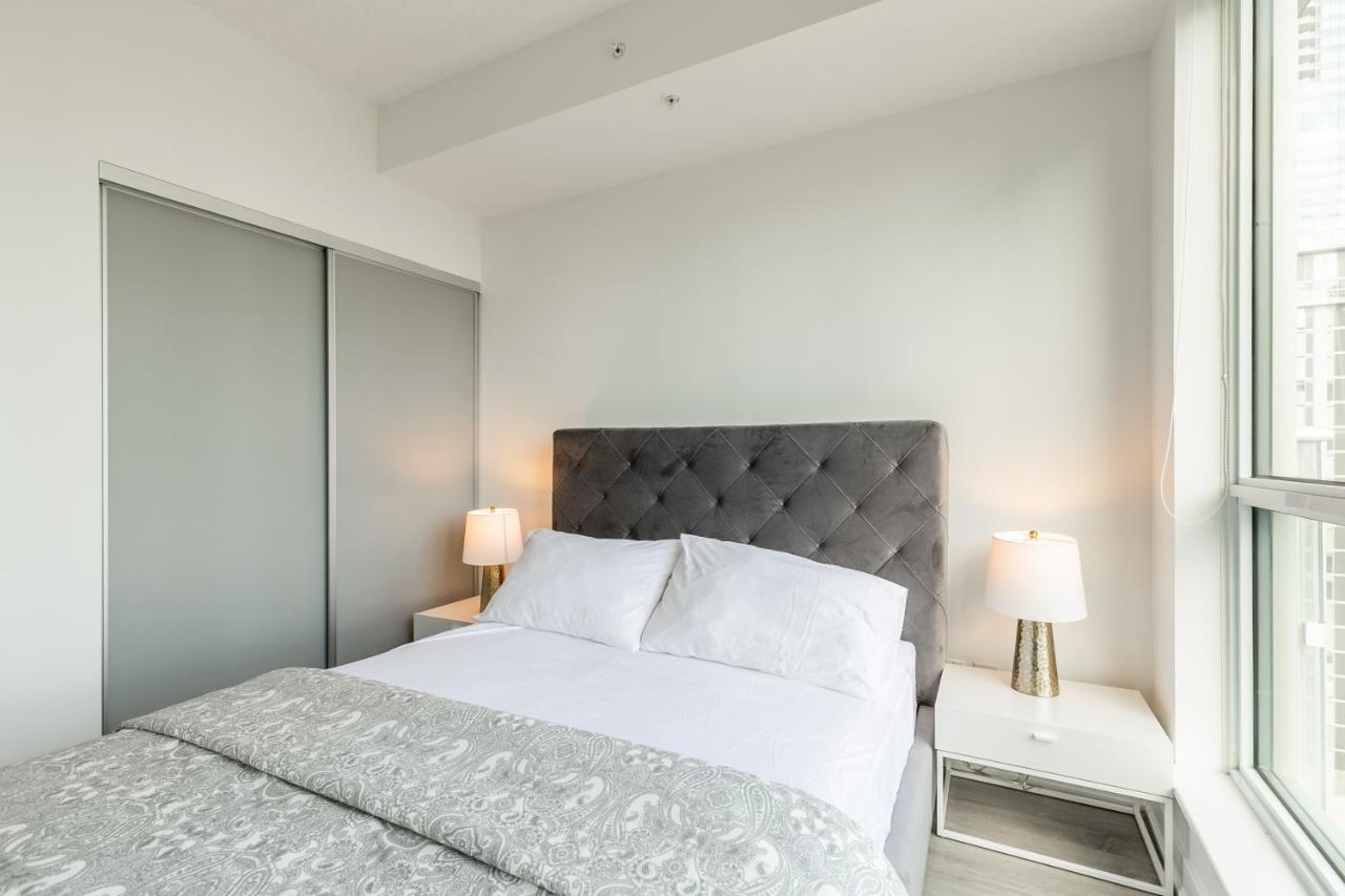 Luxury 2 Bedroom In The Heart Of Entertainment District W/ Cn Tower View Toronto Ngoại thất bức ảnh