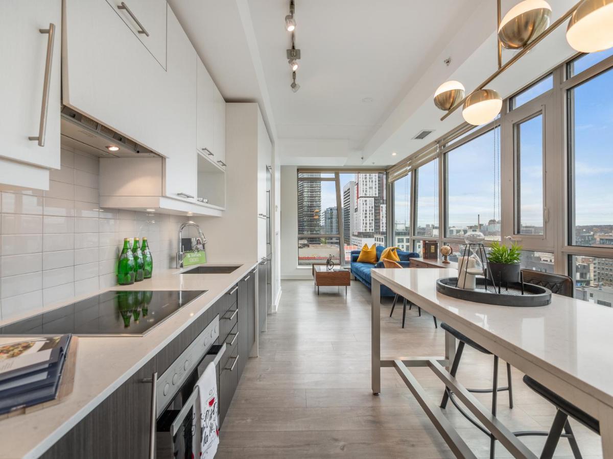 Luxury 2 Bedroom In The Heart Of Entertainment District W/ Cn Tower View Toronto Ngoại thất bức ảnh